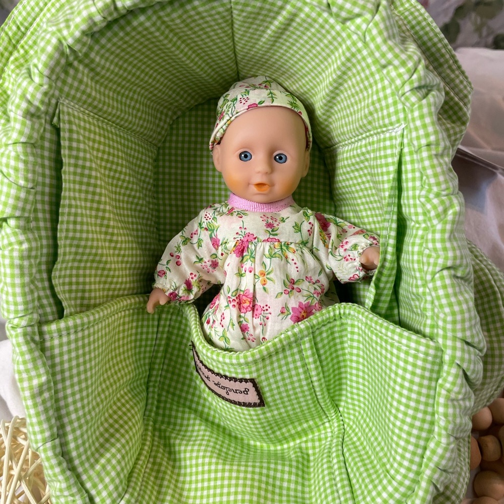 Penelope Peapod Baby Doll with green Floral Outfit and matching carrier/purse!